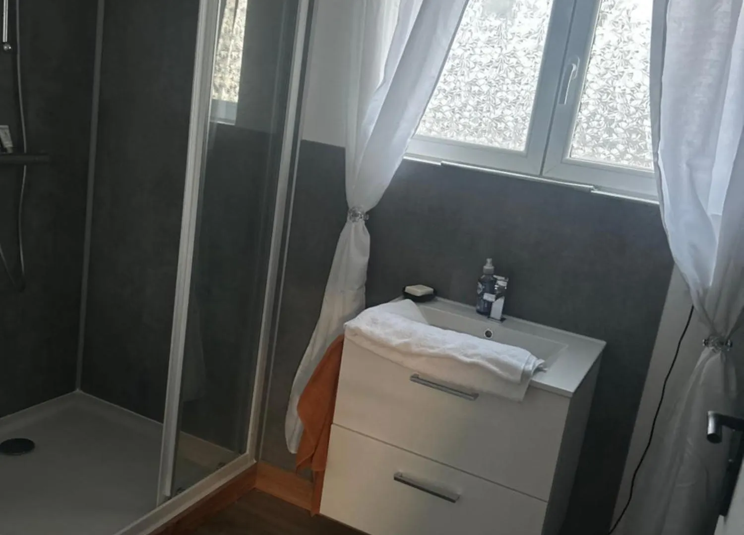 Apartment Studio Dans Maison 2 Personnes Sainte-Helene-du-Lac France